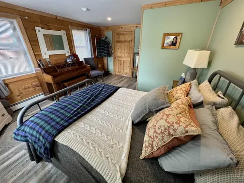 8 Fenn Way Circle Bath NH 03740