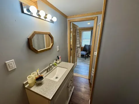 8 Fenn Way Circle Bath NH 03740