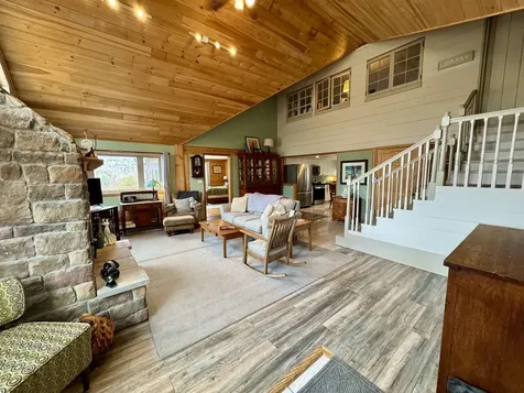 8 Fenn Way Circle Bath NH 03740