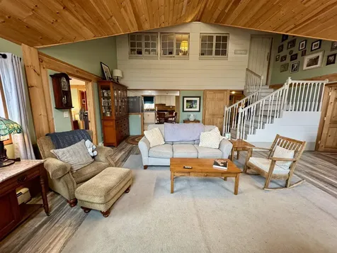 8 Fenn Way Circle Bath NH 03740