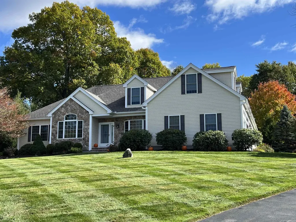 9 Zoe Lane Newton NH 03858