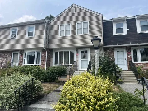 8 Foxtail Lane Goffstown NH 03045