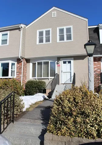 8 Foxtail Lane Goffstown NH 03045