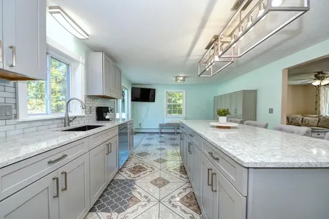 6 Joanne Drive Hooksett NH 03106