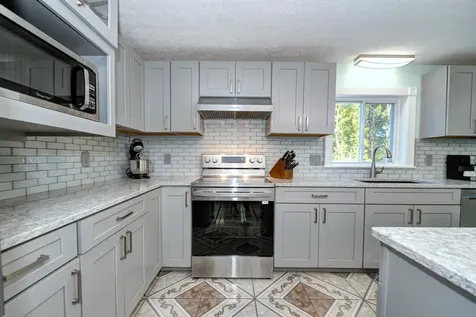 6 Joanne Drive Hooksett NH 03106