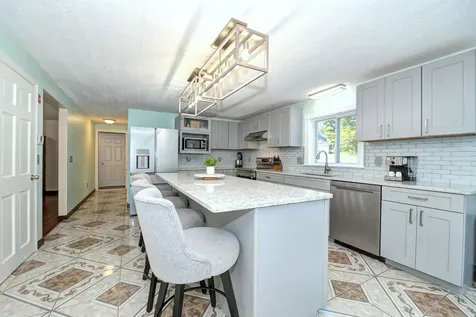 6 Joanne Drive Hooksett NH 03106