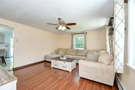 6 Joanne Drive Hooksett NH 03106