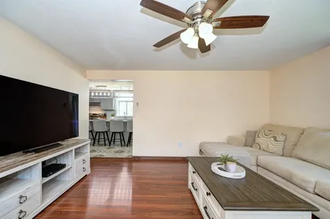 6 Joanne Drive Hooksett NH 03106