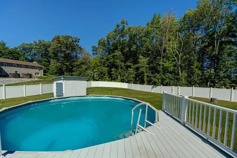 6 Joanne Drive Hooksett NH 03106