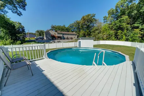 6 Joanne Drive Hooksett NH 03106