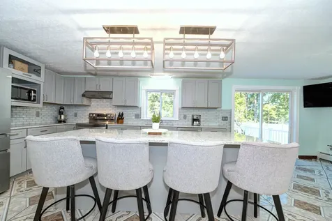 6 Joanne Drive Hooksett NH 03106