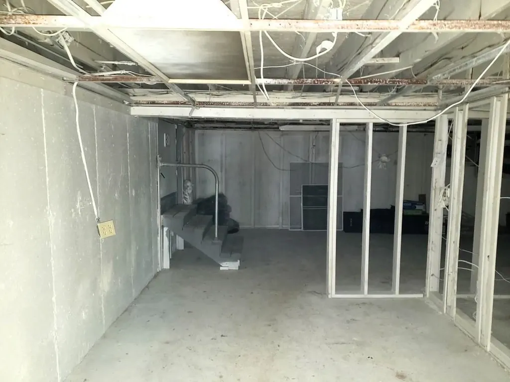 29 Crystal Avenue Derry NH 03038