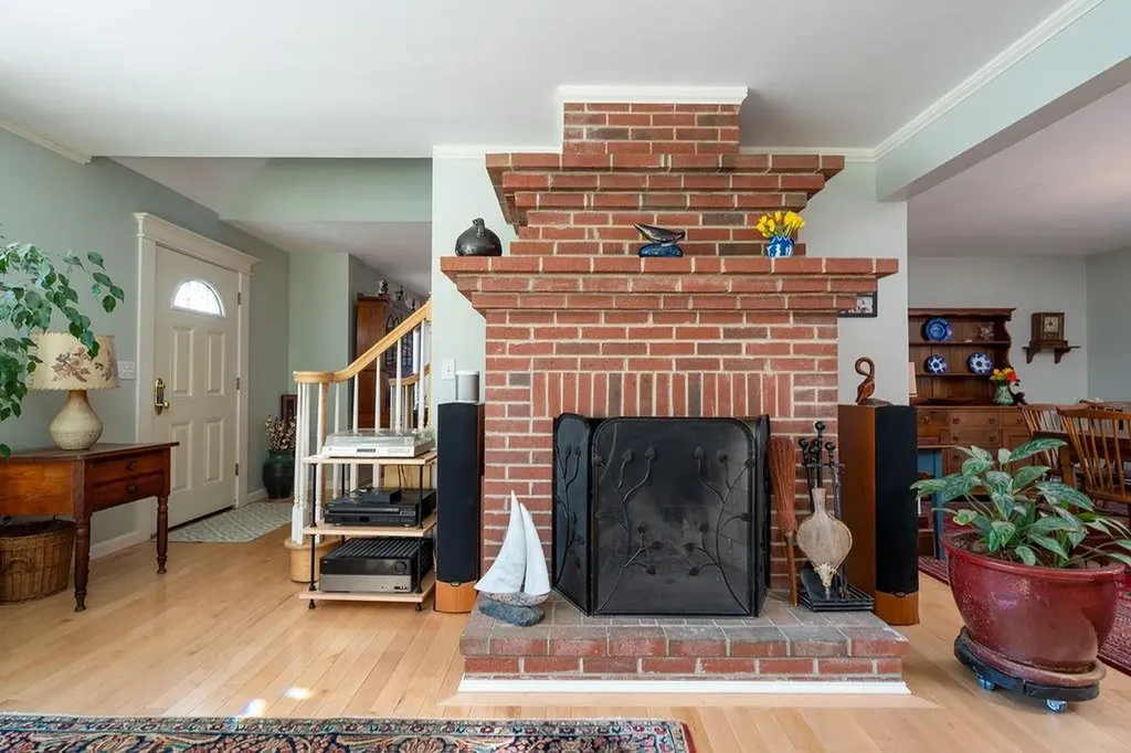 6 Riverview Road Durham NH 03824