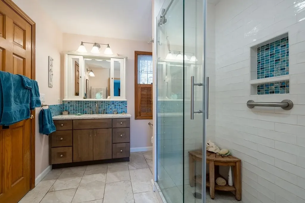 6 Riverview Road Durham NH 03824