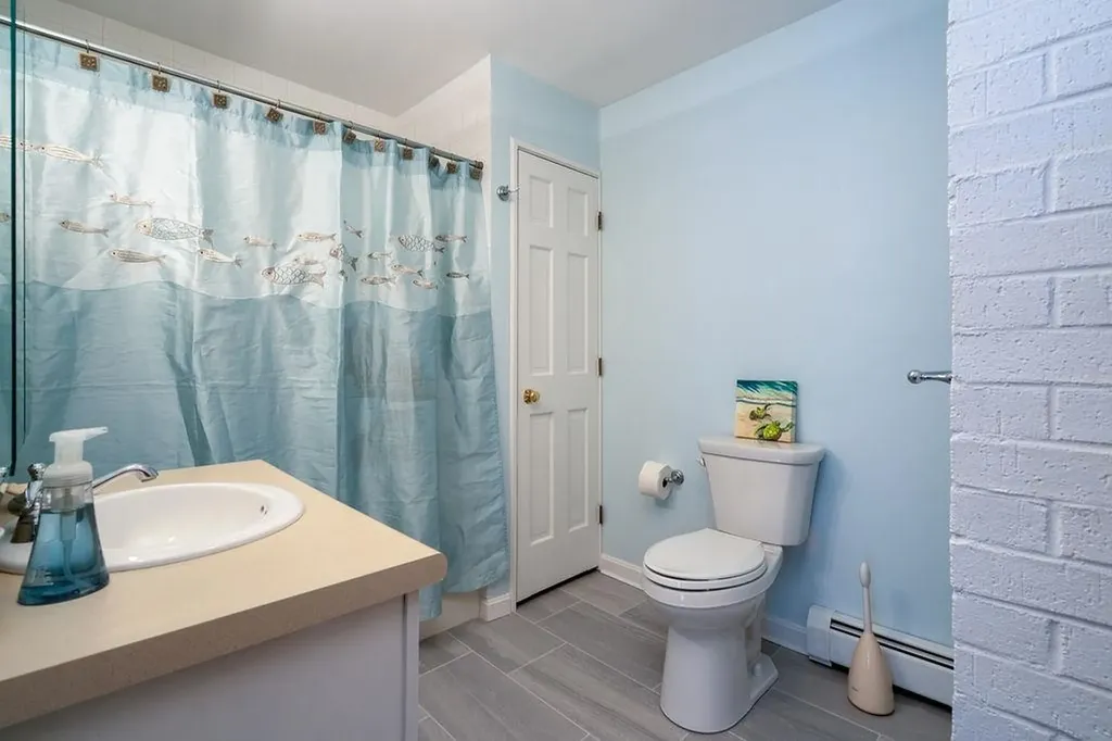 6 Riverview Road Durham NH 03824