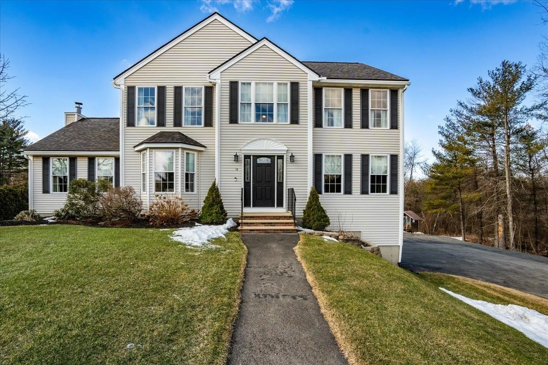 14 Castle Hill Road Windham NH 03087