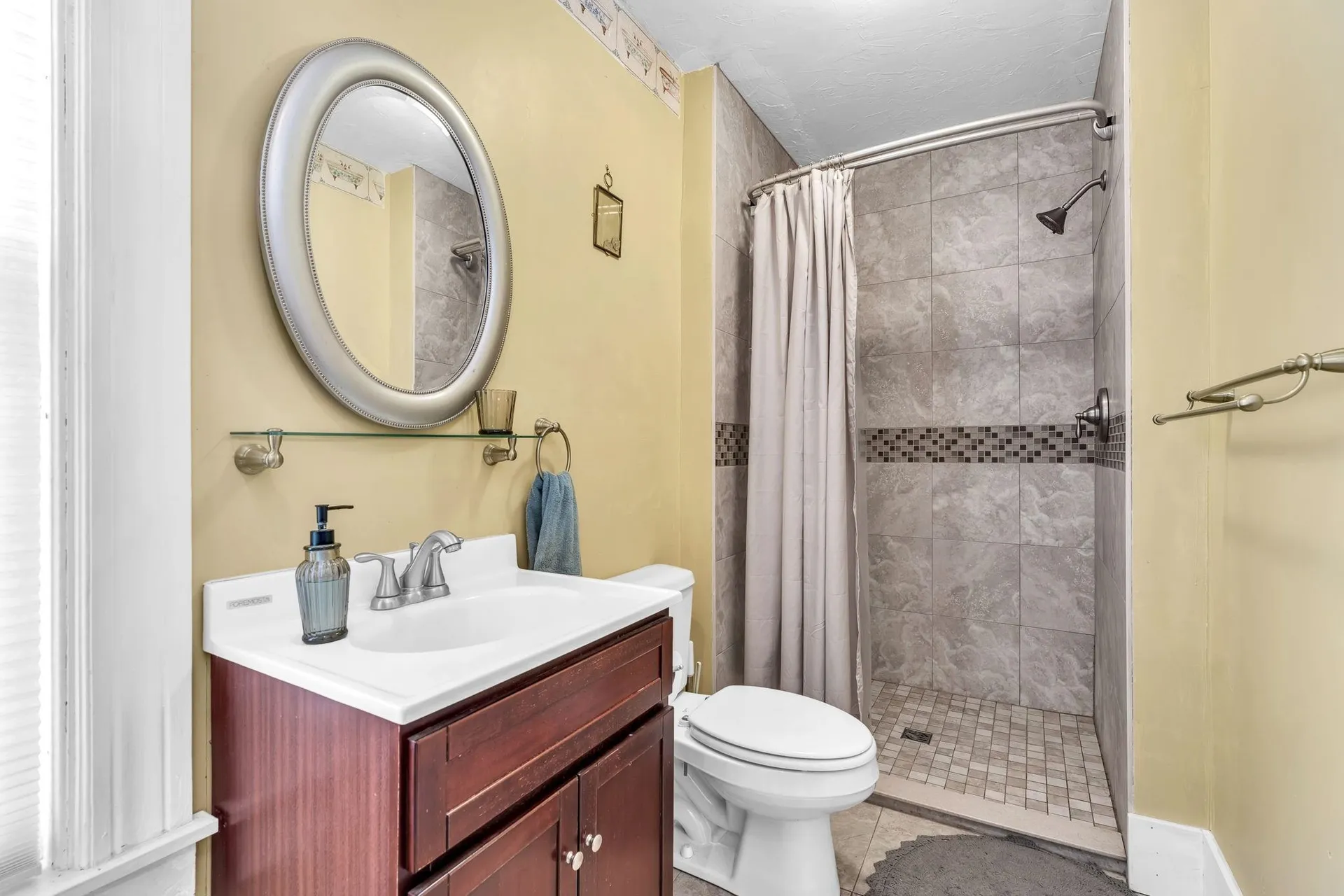 78 Harry Gibbs Street Hartford VT 05047