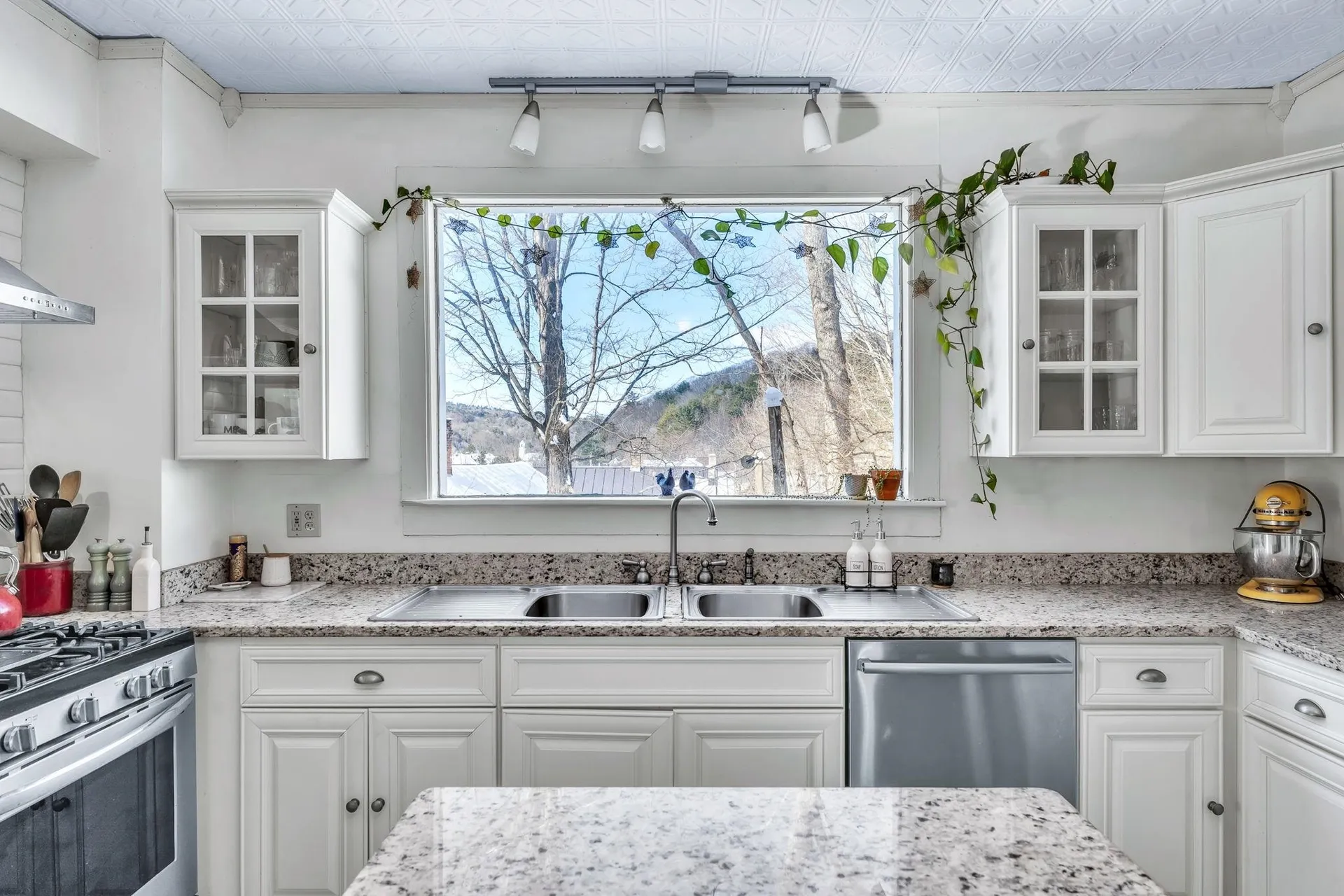 78 Harry Gibbs Street Hartford VT 05047