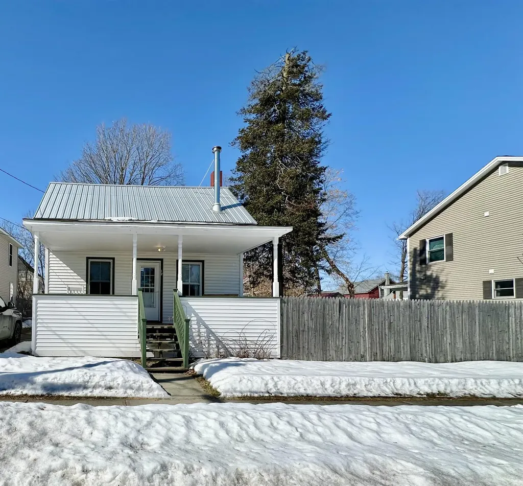 12 Spruce Street St. Albans City VT 05478