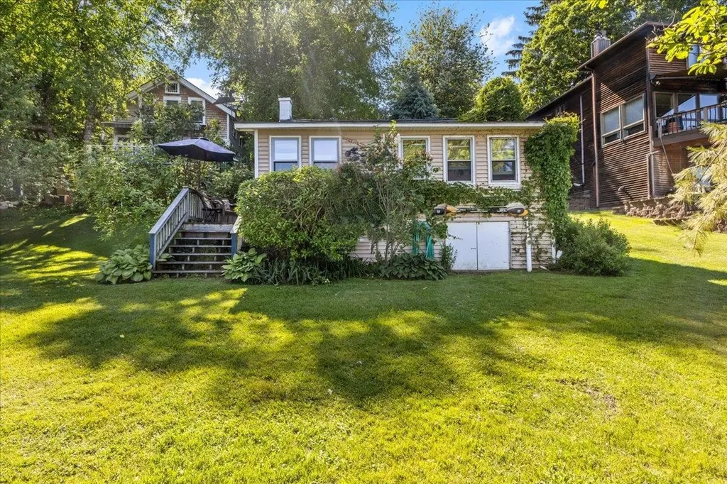 32 Spaulding East Shore Colchester VT 05446