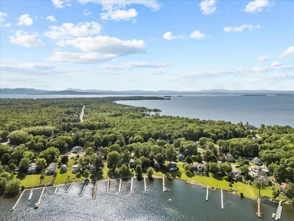 32 Spaulding East Shore Colchester VT 05446