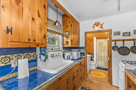 32 Spaulding East Shore Colchester VT 05446