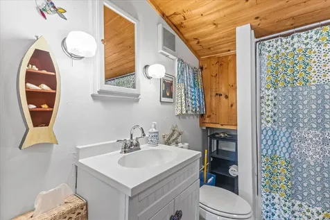 32 Spaulding East Shore Colchester VT 05446