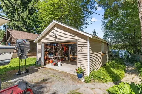 32 Spaulding East Shore Colchester VT 05446