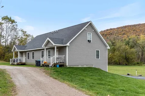 1399 Us Route 2 Waterbury VT 05676