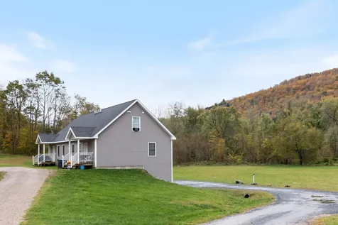 1399 Us Route 2 Waterbury VT 05676