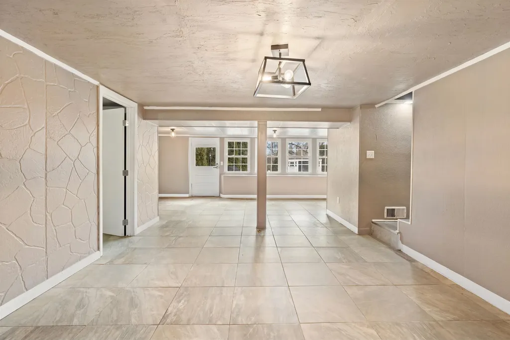 613 Merrimack Street Manchester NH 03103