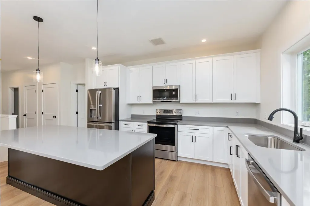 124 Forest Road Hancock NH 03449