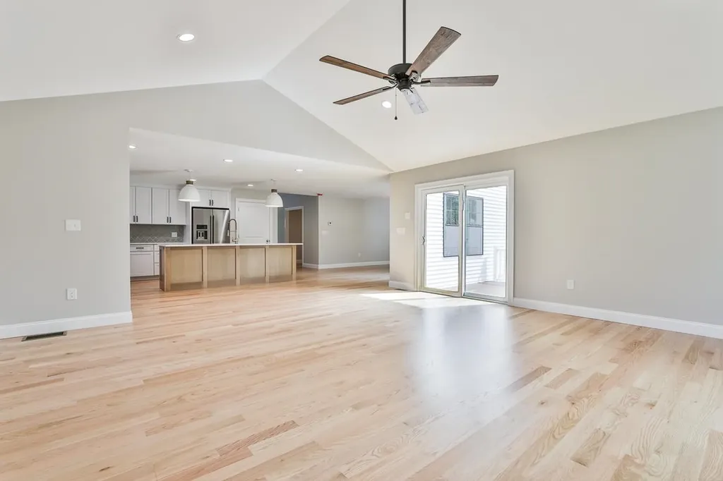 33 Countryside Drive Brookline NH 03033