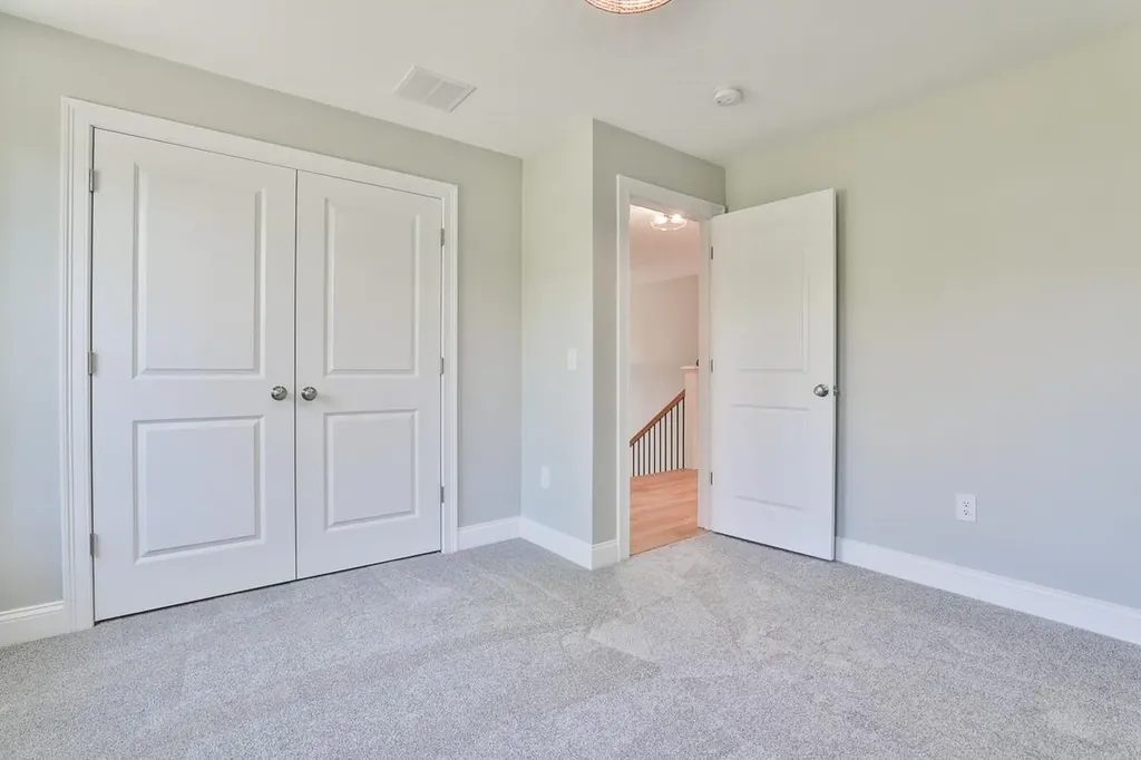 33 Countryside Drive Brookline NH 03033