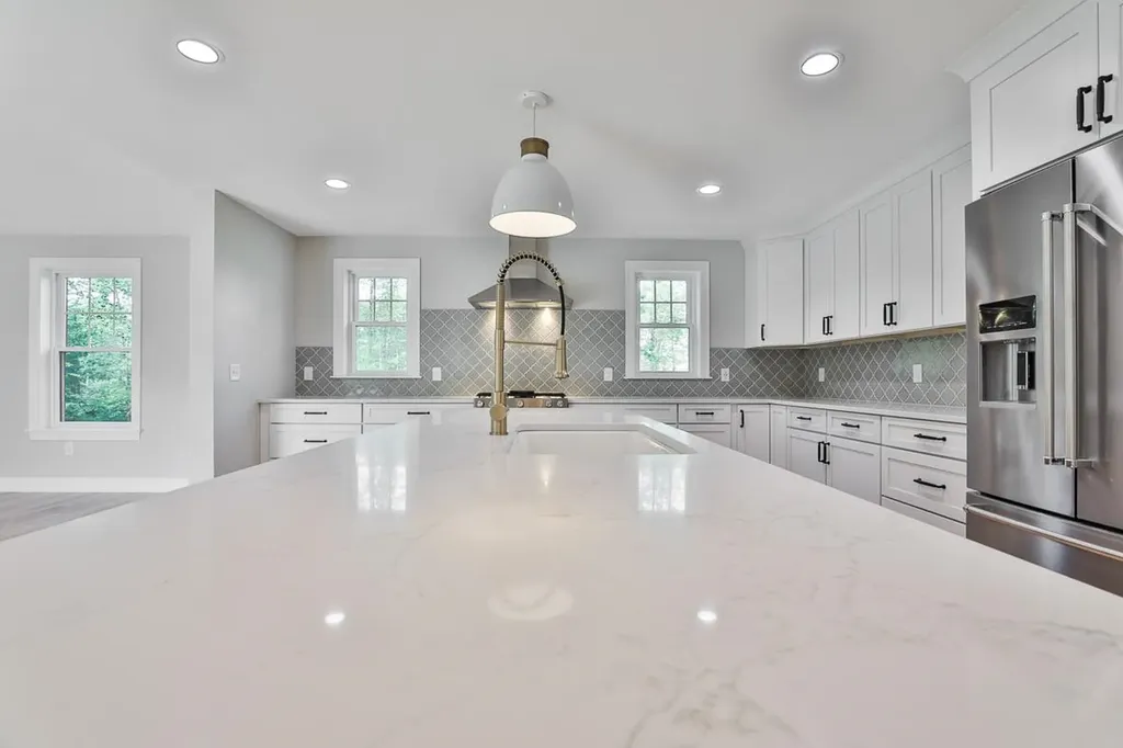 33 Countryside Drive Brookline NH 03033