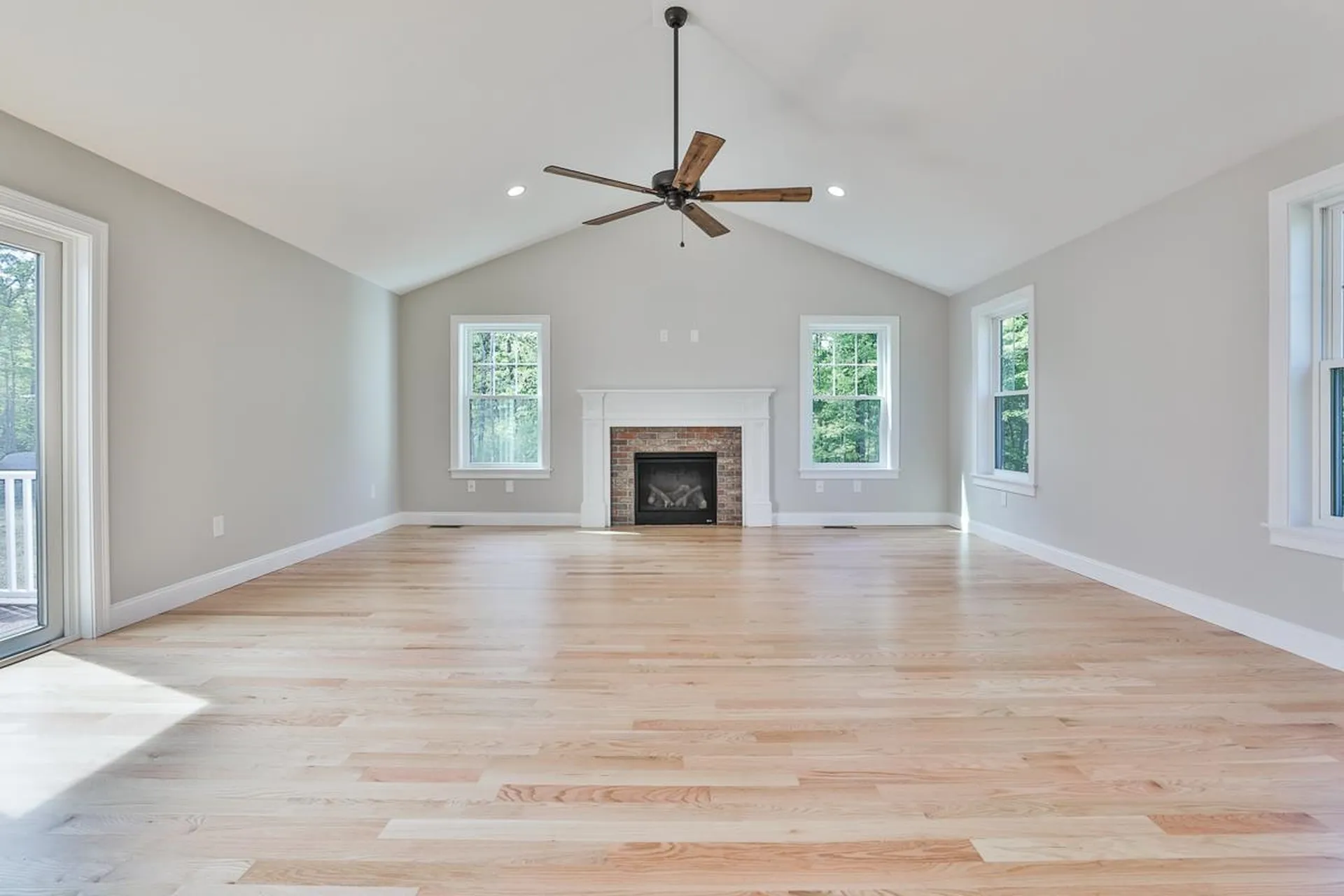 33 Countryside Drive Brookline NH 03033