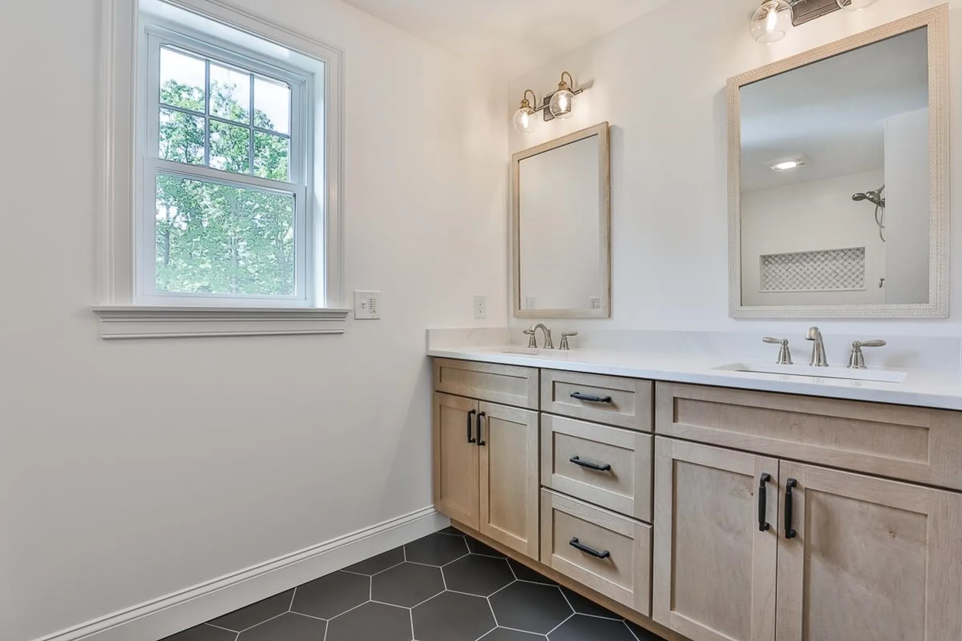 33 Countryside Drive Brookline NH 03033