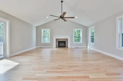 33 Countryside Drive Brookline NH 03033