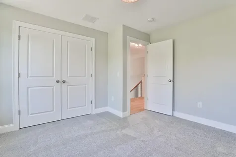 33 Countryside Drive Brookline NH 03033