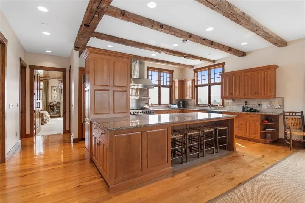 19 Old Town Road Winhall VT 05340