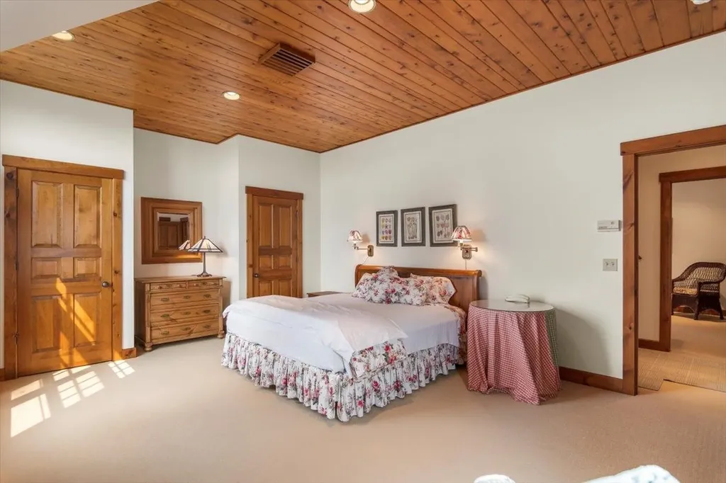 19 Old Town Road Winhall VT 05340