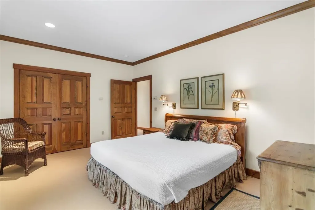 19 Old Town Road Winhall VT 05340