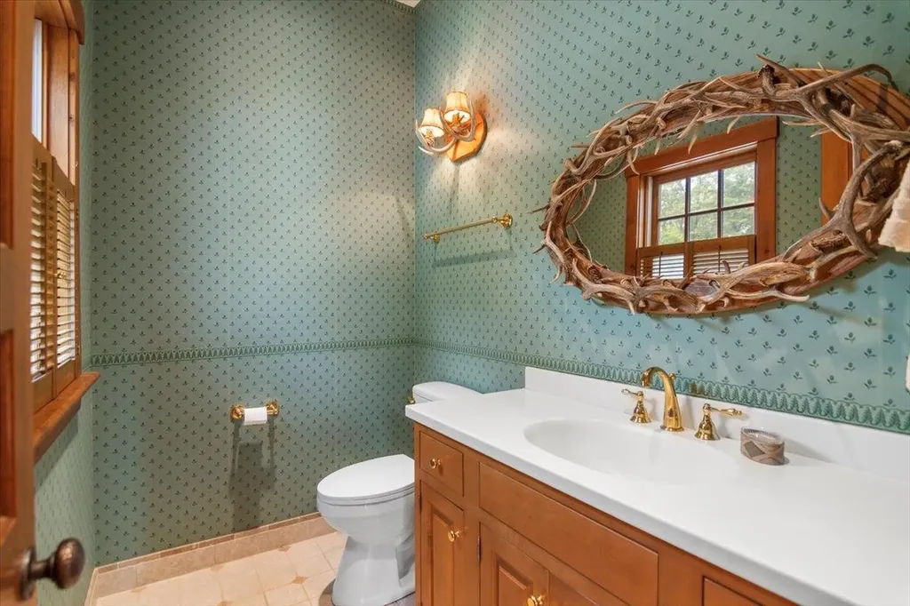 19 Old Town Road Winhall VT 05340