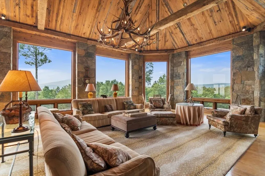 19 Old Town Road Winhall VT 05340