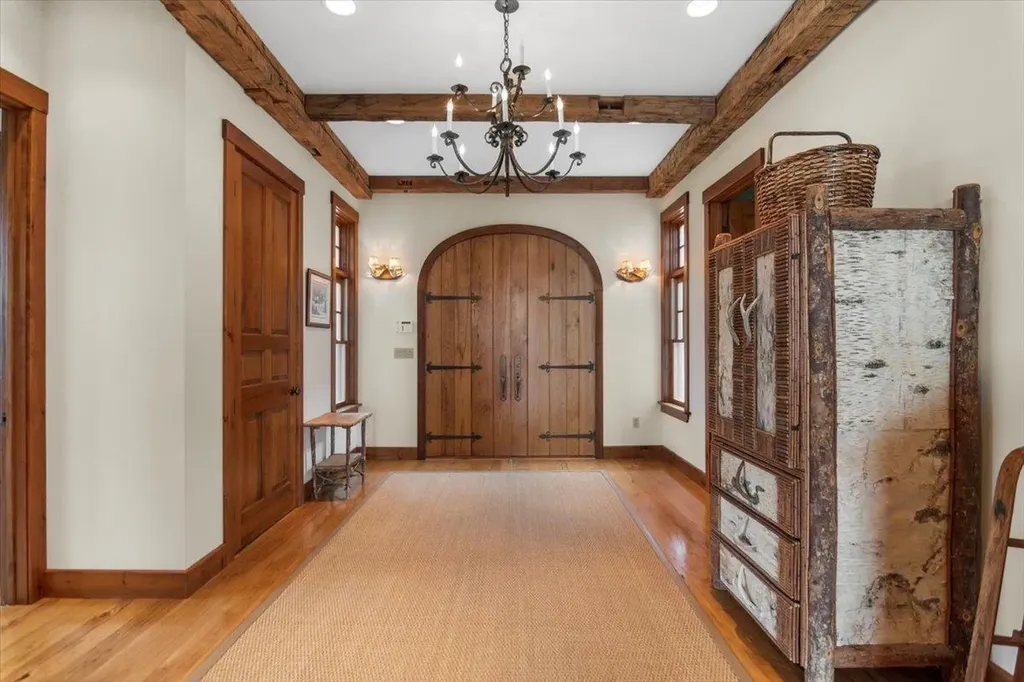 19 Old Town Road Winhall VT 05340