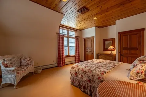 19 Old Town Road Winhall VT 05340