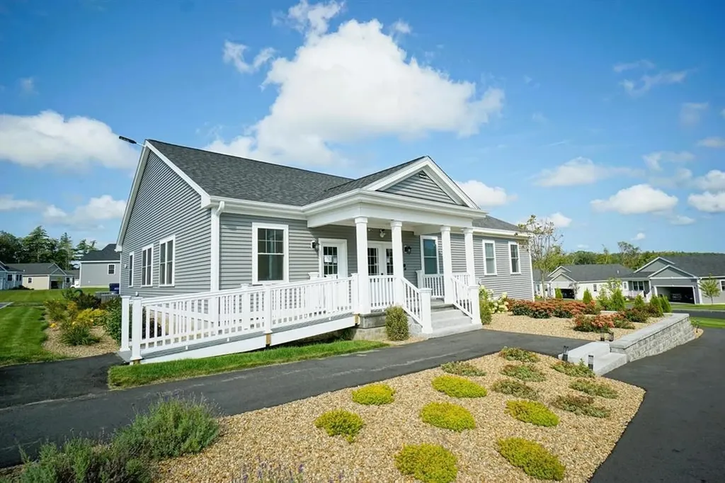 57 Blackstone Drive Raymond NH 03077