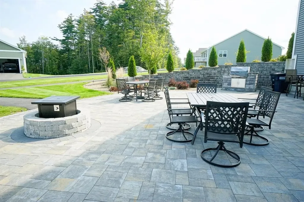 57 Blackstone Drive Raymond NH 03077