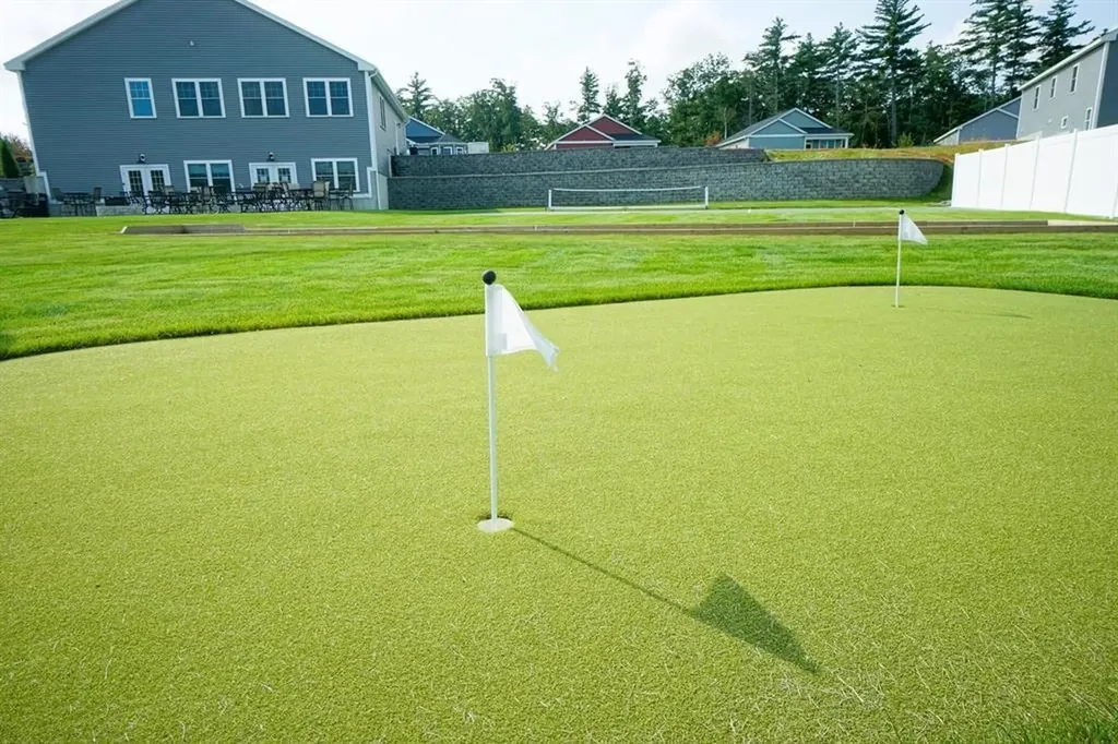 57 Blackstone Drive Raymond NH 03077