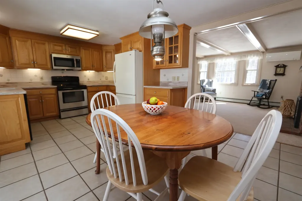 53 Wadleigh Point Road Kingston NH 03848